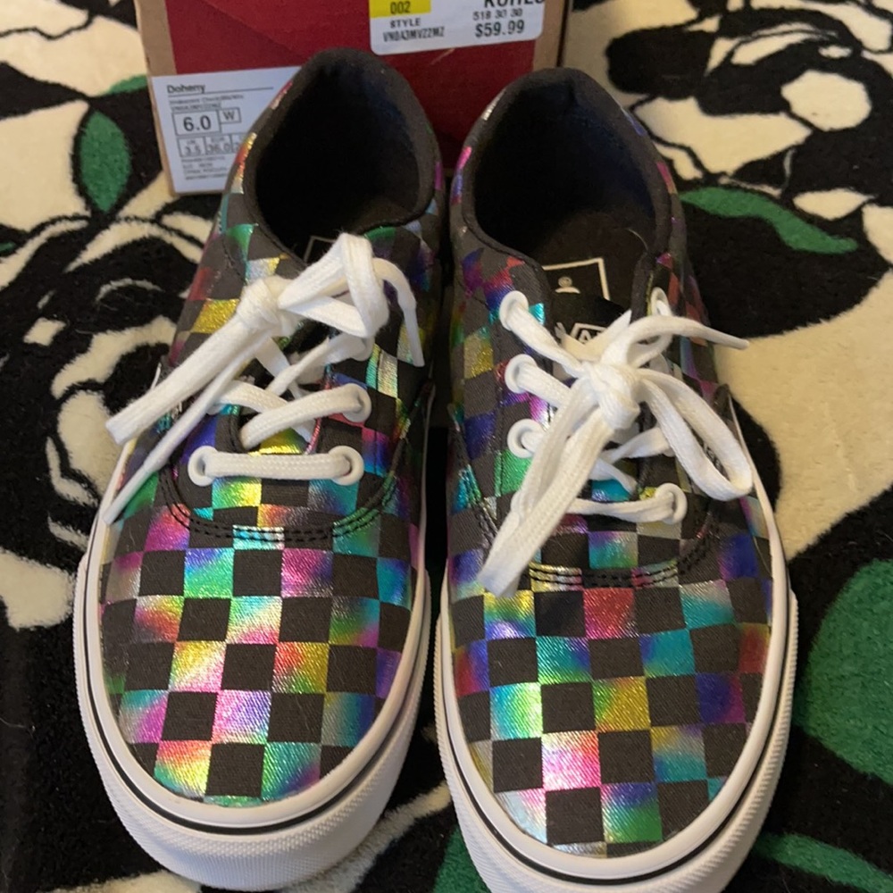 Iridescent Checkered Women's Lace-Up Sneakers - Multi Color